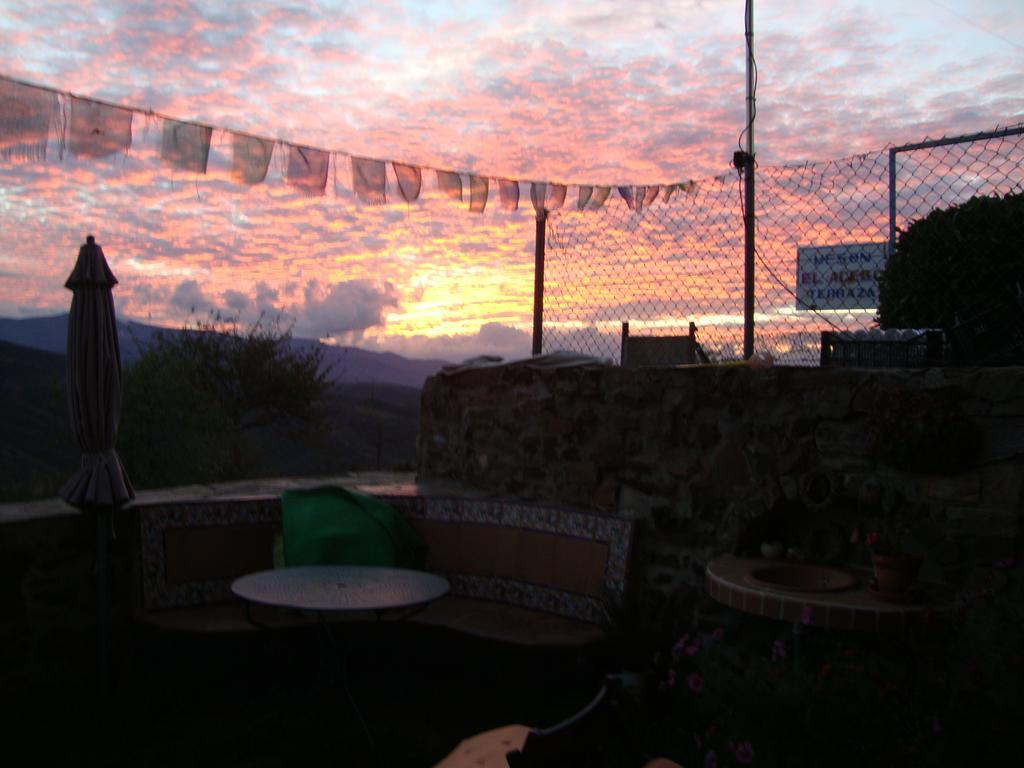 La Trucha Del Arco Iris Bed & Breakfast El Acebo de San Miguel ห้อง รูปภาพ