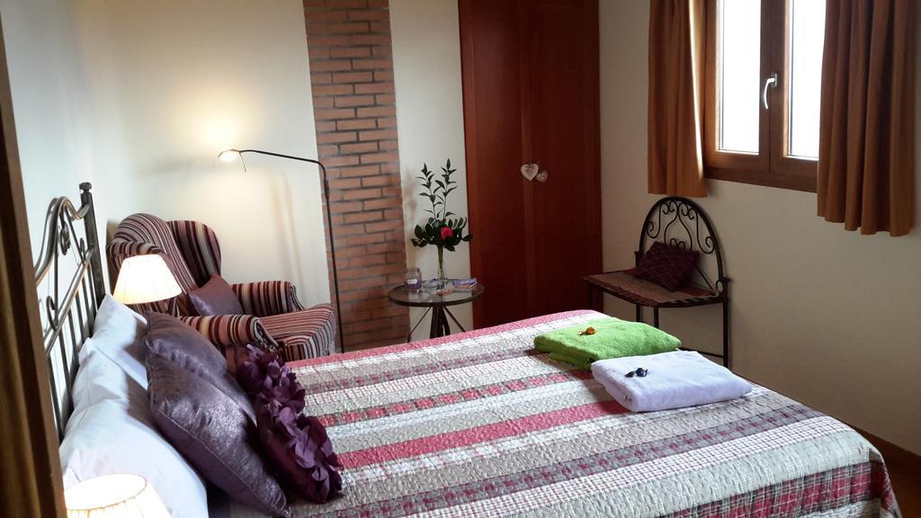 La Trucha Del Arco Iris Bed & Breakfast El Acebo de San Miguel ภายนอก รูปภาพ