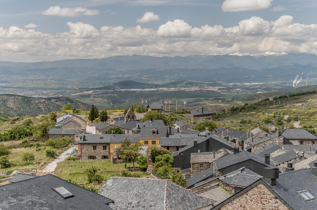 La Trucha Del Arco Iris Bed & Breakfast El Acebo de San Miguel ภายนอก รูปภาพ